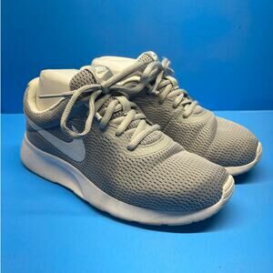 Nike Womens Tanjun  Gray White Athletic Running Shoes Sneakers Size 7